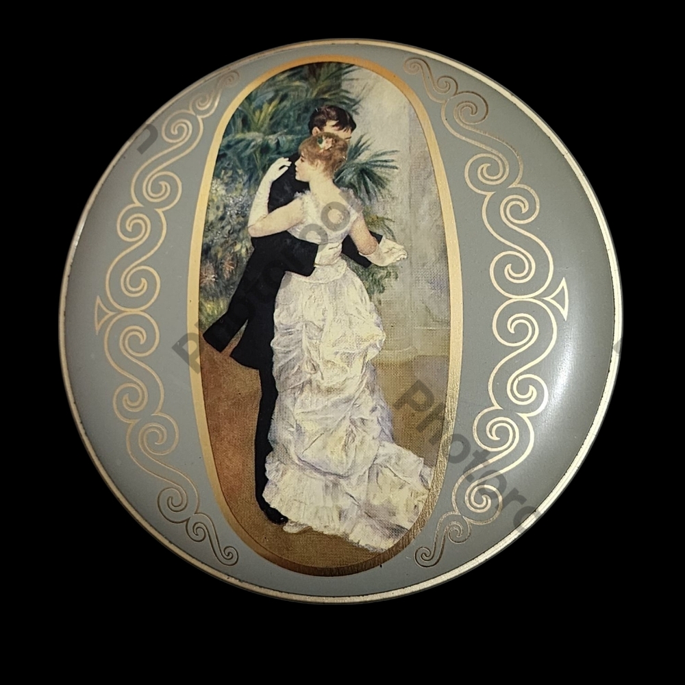 L'Affaire Vintage Decorative Tin Keepsake Edition With Dancing Couple